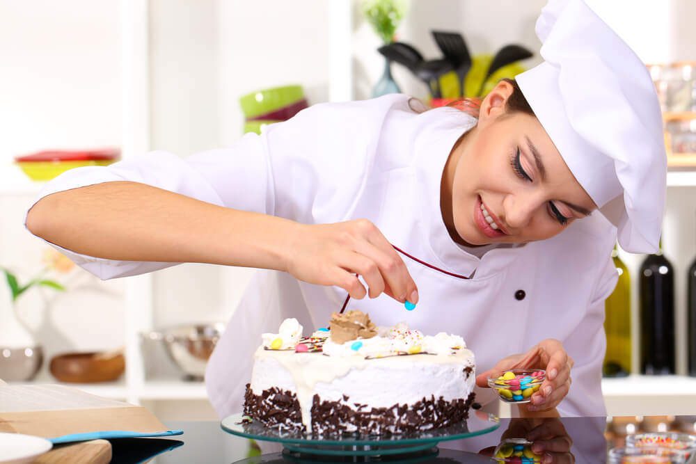 Diploma in Cake Baking and Decorating at QLS Level 3